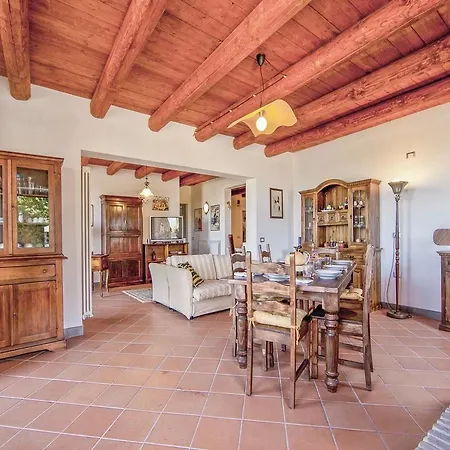 Seven-bedroom Holiday In Ap *