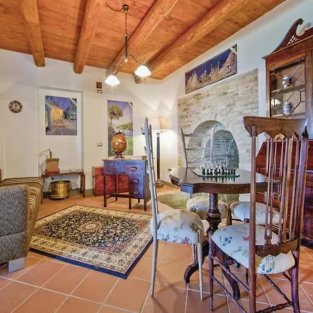 Seven-bedroom Holiday In Ap *