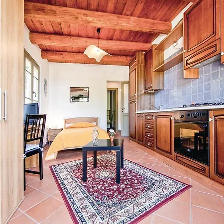 Seven-bedroom Holiday In Ap