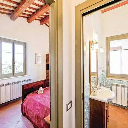 Seven-bedroom Holiday In Ap